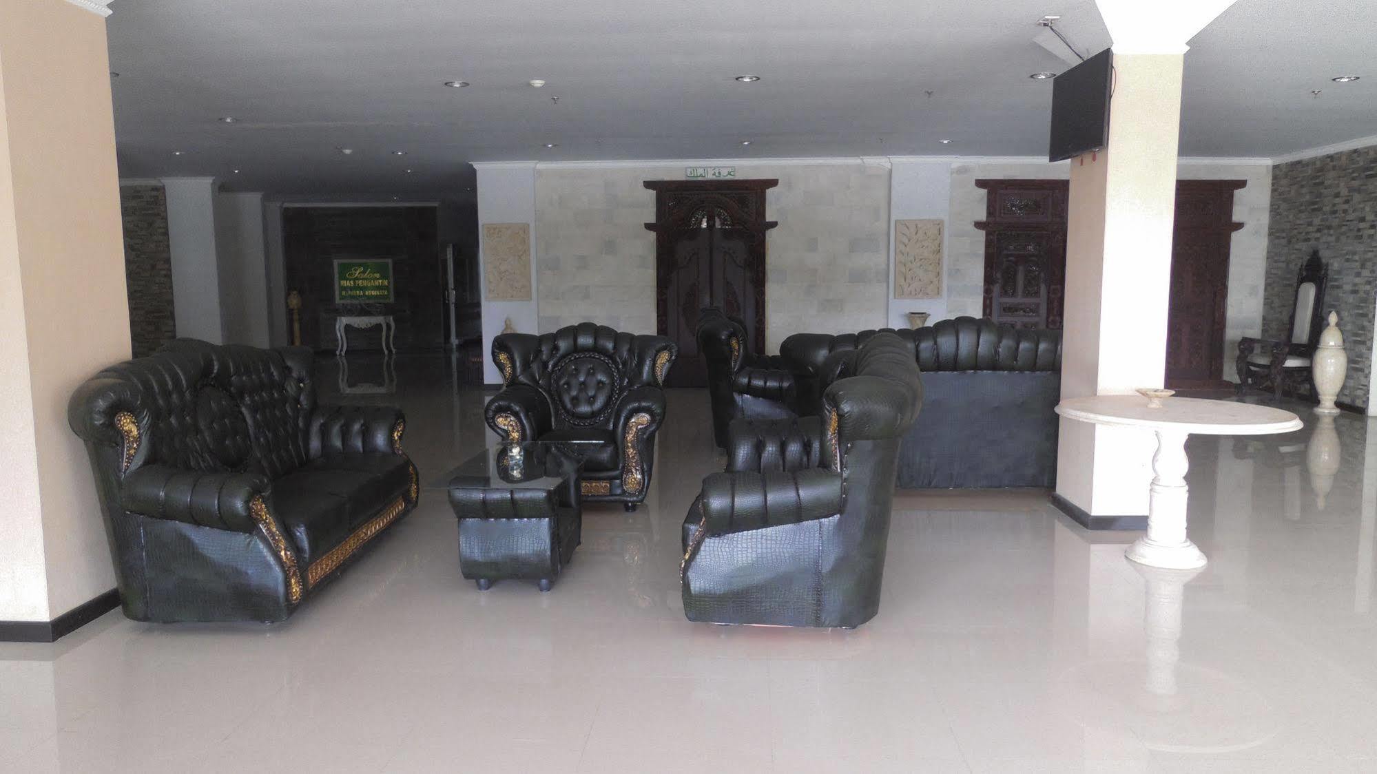 Grand Madani Hotel Mataram Eksteriør bilde