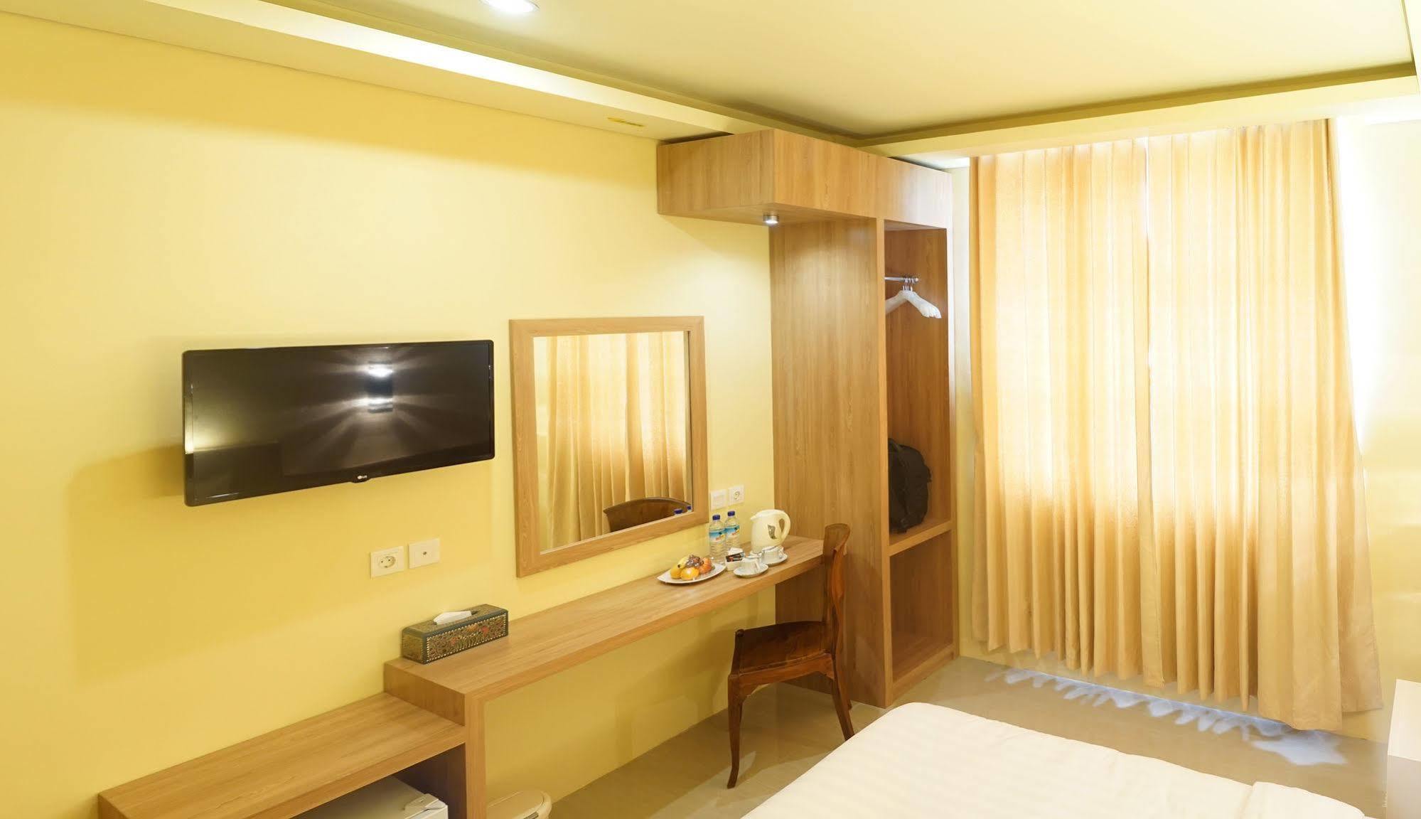 Grand Madani Hotel Mataram Eksteriør bilde