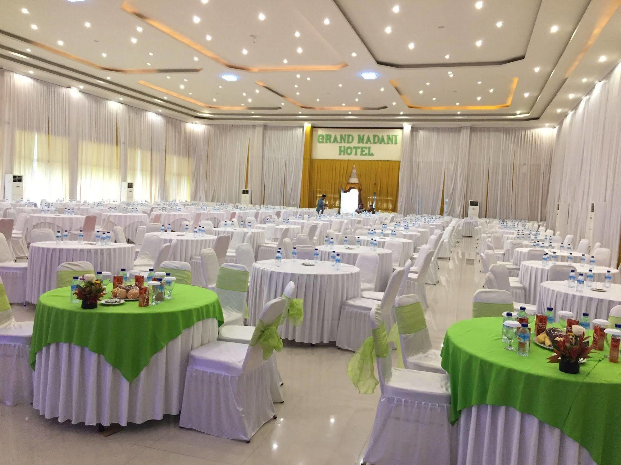 Grand Madani Hotel Mataram Eksteriør bilde