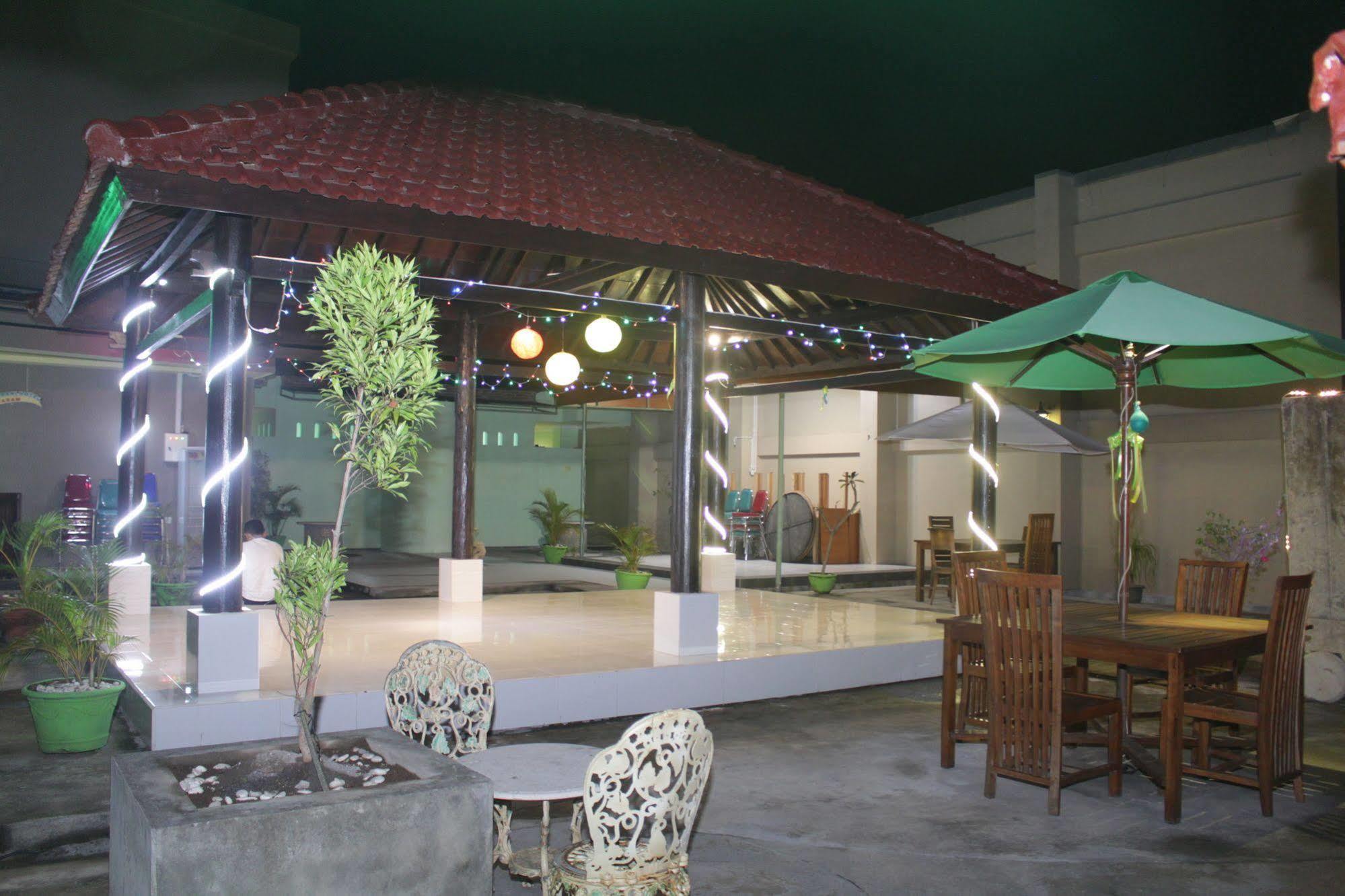Grand Madani Hotel Mataram Eksteriør bilde