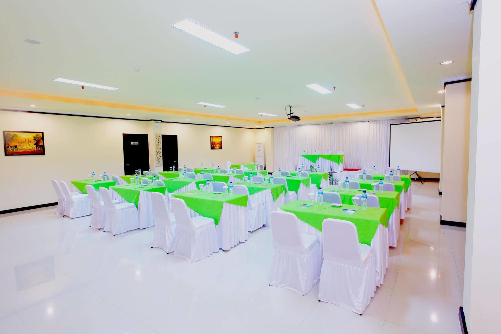 Grand Madani Hotel Mataram Eksteriør bilde